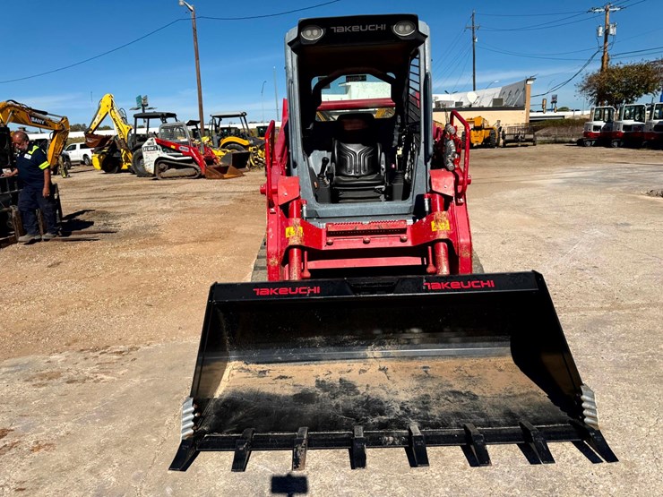 2021-takeuchi-tl10v2-image-6