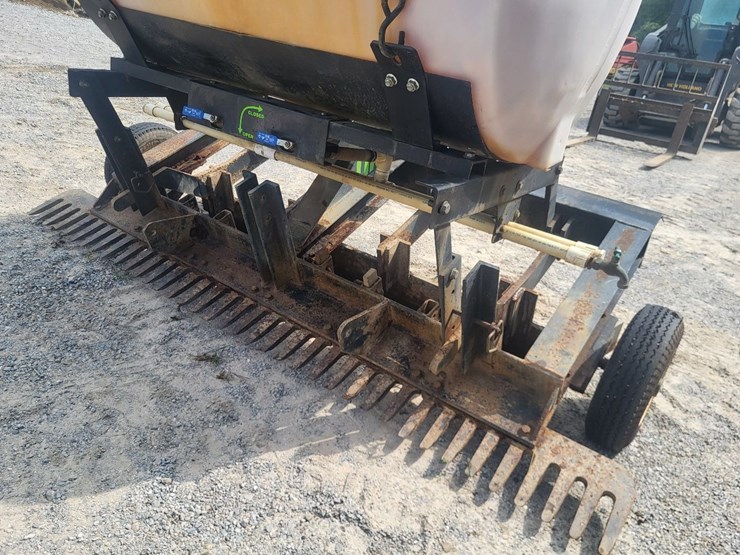 tr3-rake-arena-drag-w/poly-tank-image-9