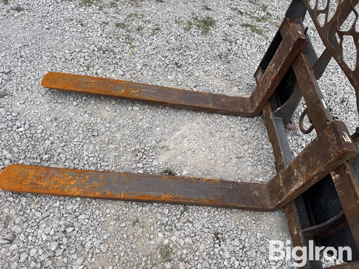 titan-machinery-pallet-forks-image-9