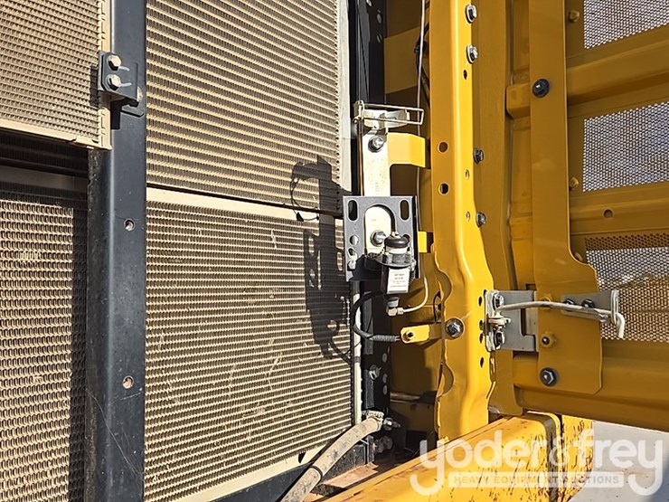 2019-caterpillar-336-image-38