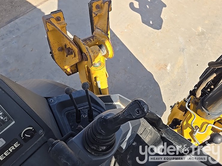 2019-deere-310sl-image-54