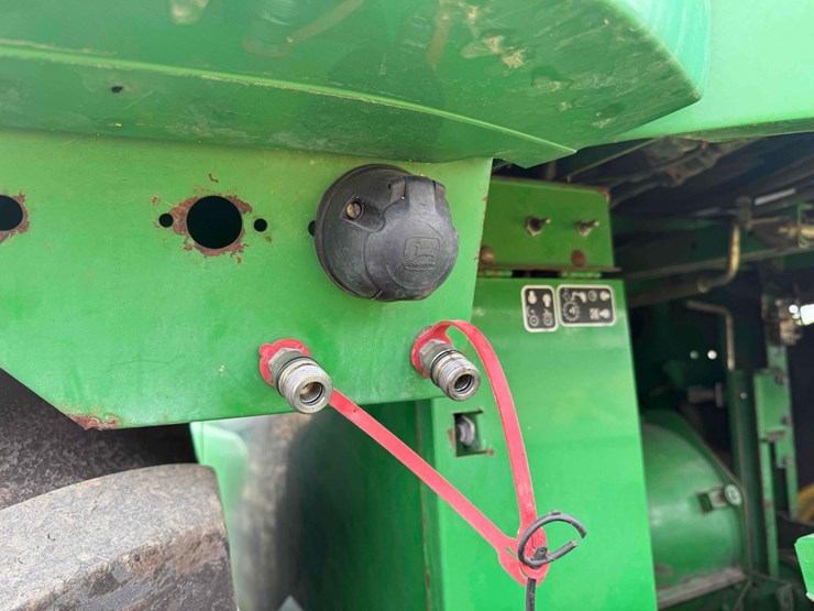2005-john-deere-7400-image-21