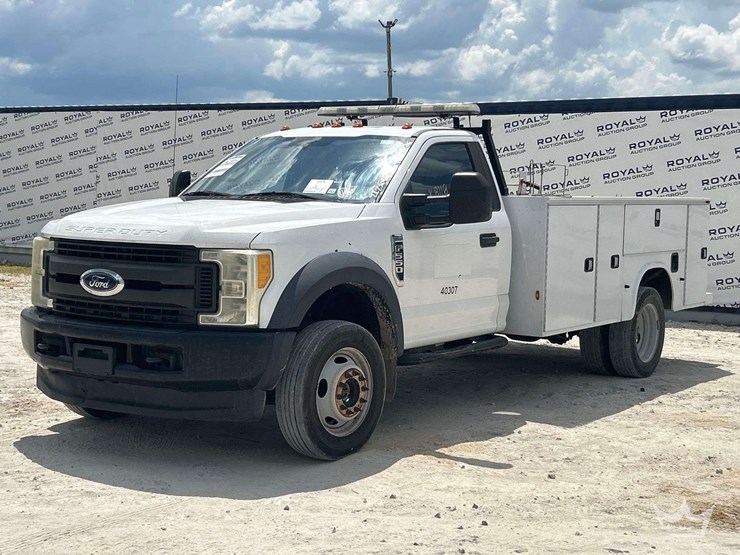 2017-ford-f550-image-1