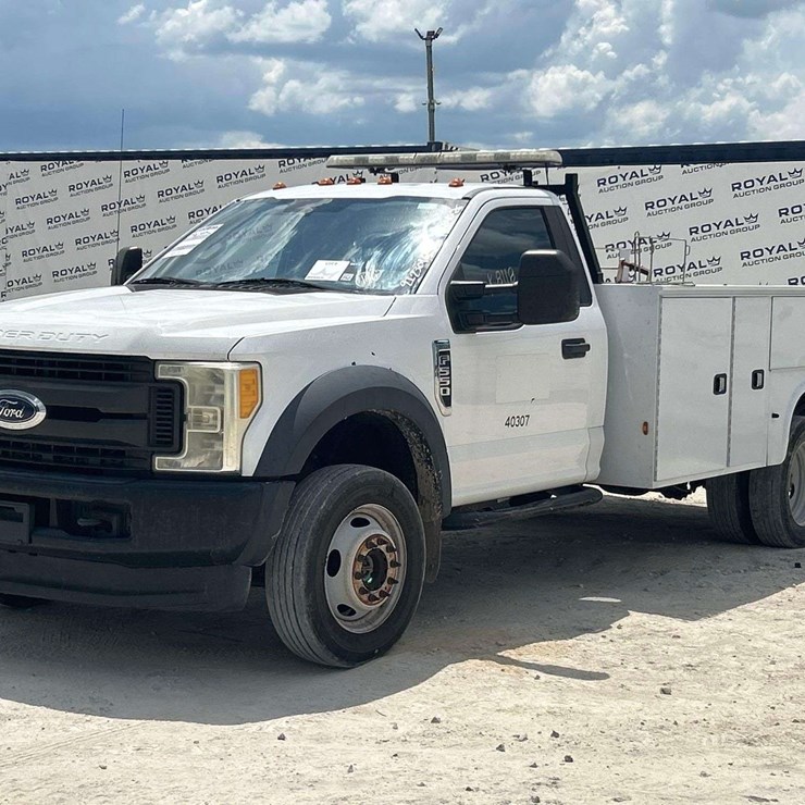 2017 FORD F550