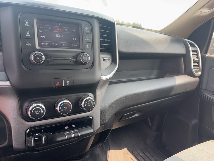 2020-dodge-3500hd-image-21