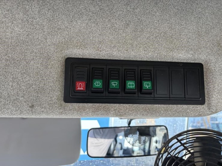 2021-xcmg-cv83pdu-vibratory-roller-image-23