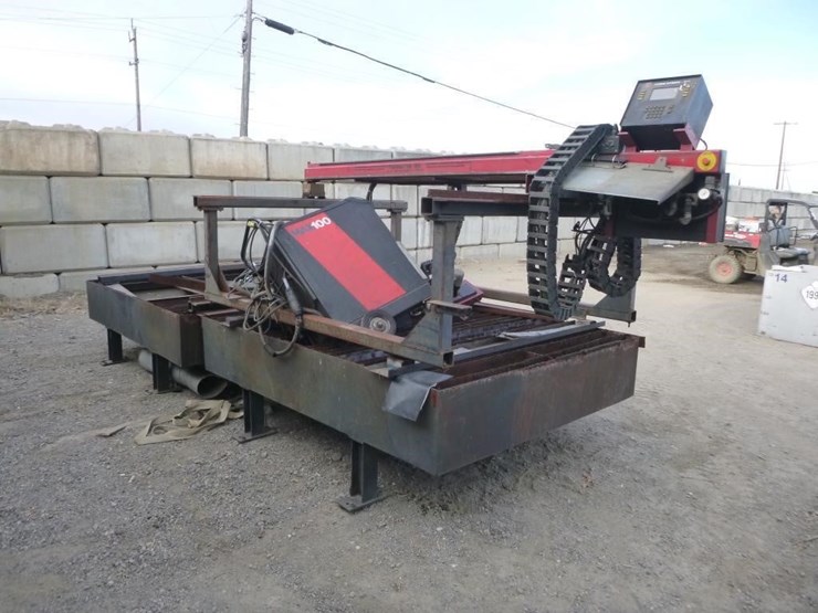 hypertherm-plasma-cutting-torch-tables-image-1