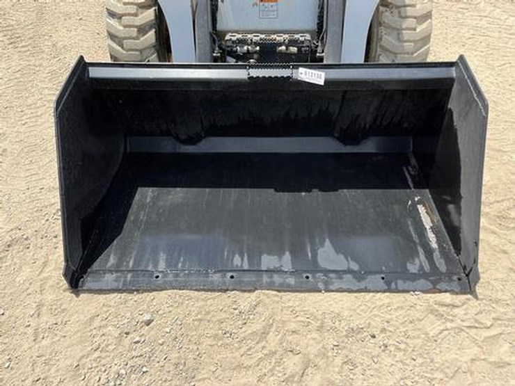 wildcat-68"-skid-steer-snow/litter-bucket-image-2