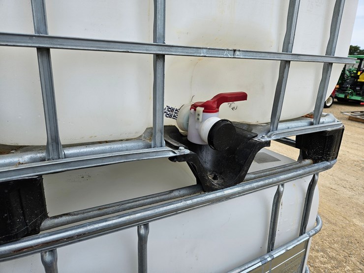 #196-•-2---plastic-tanks-image-5