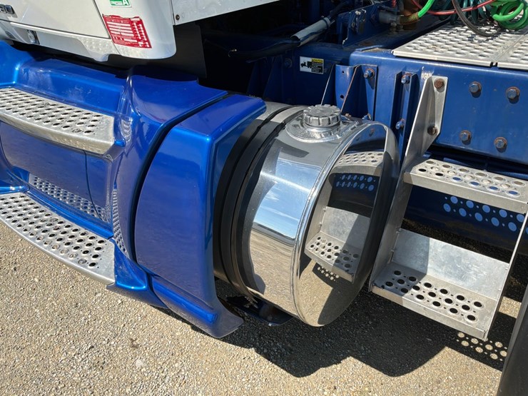 2018-kenworth-t680-image-18