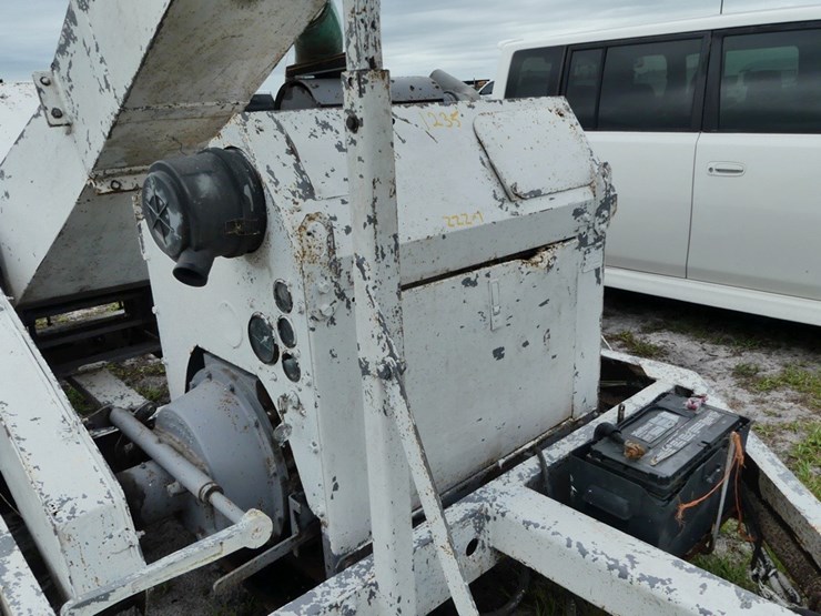 2010-altec-wood-chipper-image-4