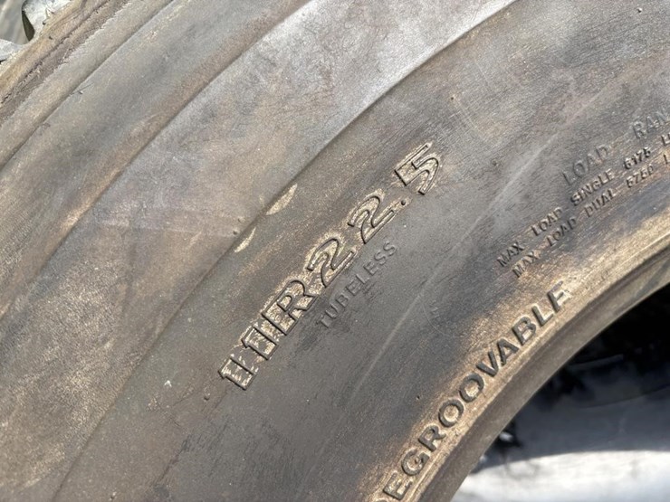two-semi-tires---11r22.5-image-4