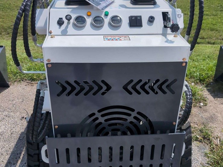 zjg-mini-skid-steer-loader-zj-380-(white)---15hp-image-8