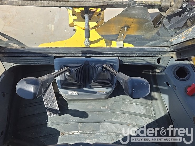 2008-new-holland-b95-image-54