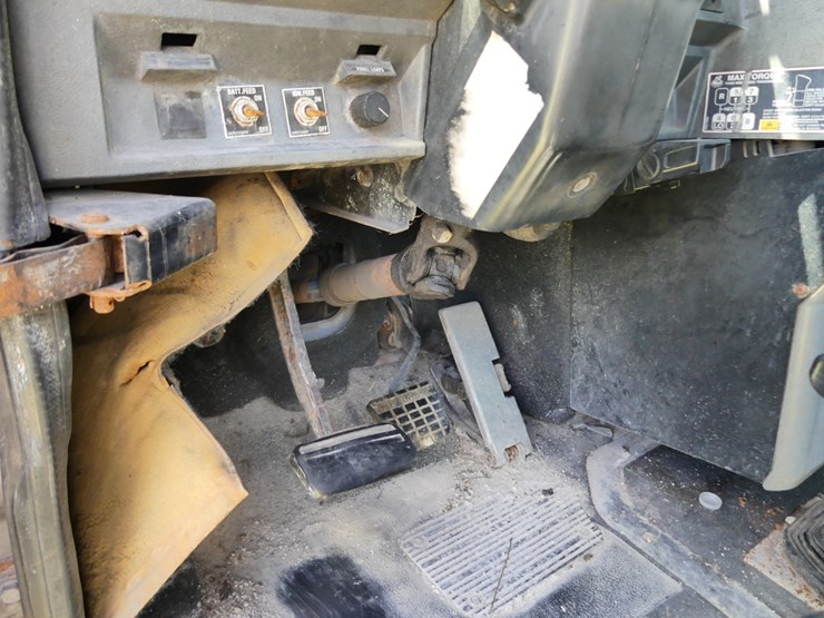 1997-mack-ch612-image-23