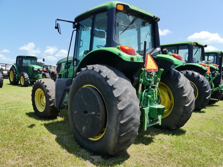 2013-john-deere-6105m-image-3