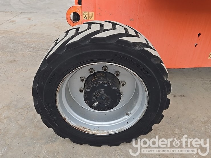 2016-jlg-800aj-image-9