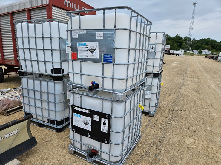 #189-•-2---plastic-tanks-image-4