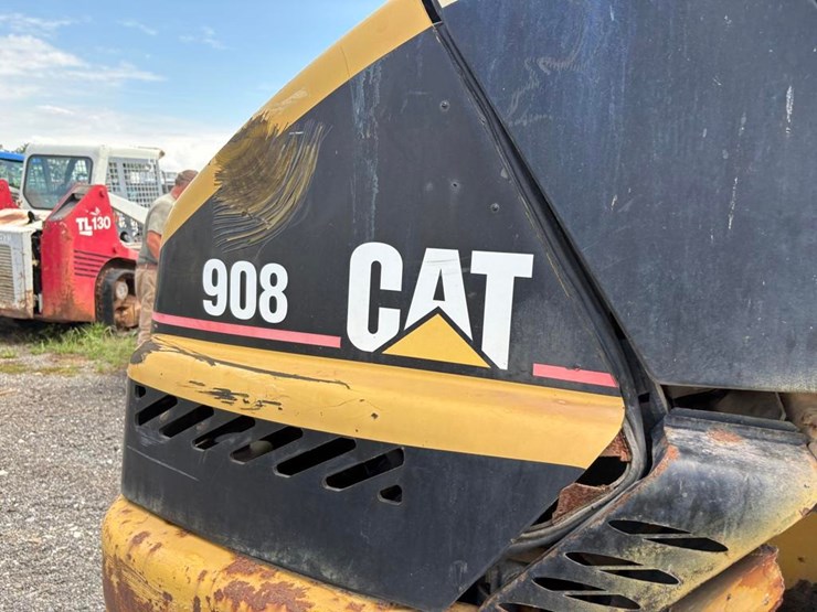 caterpillar-908-image-12