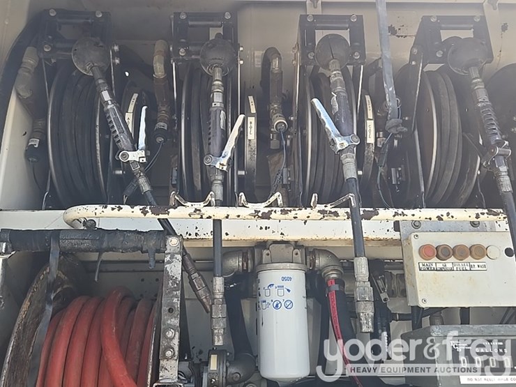 2012-peterbilt-348-image-50