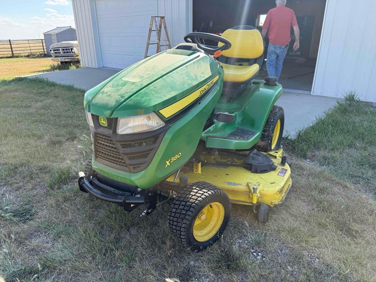 john-deere-x380-image-10