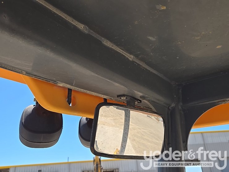 2019-deere-310sl-image-61