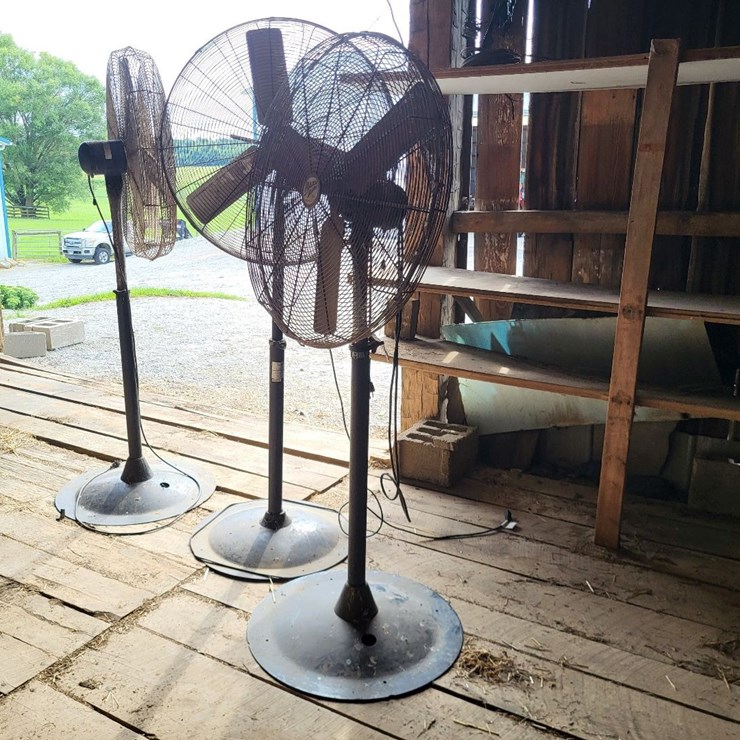 (3) 32" Livestock Fans w/Stands and Electric Motor