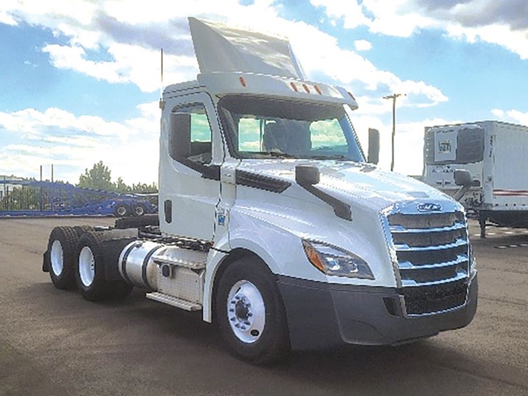 2019-freightliner-cascadia-126-image-1