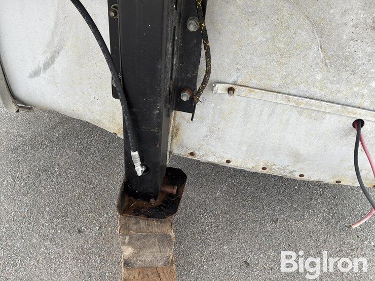 2017-massey-ferguson-730-image-17