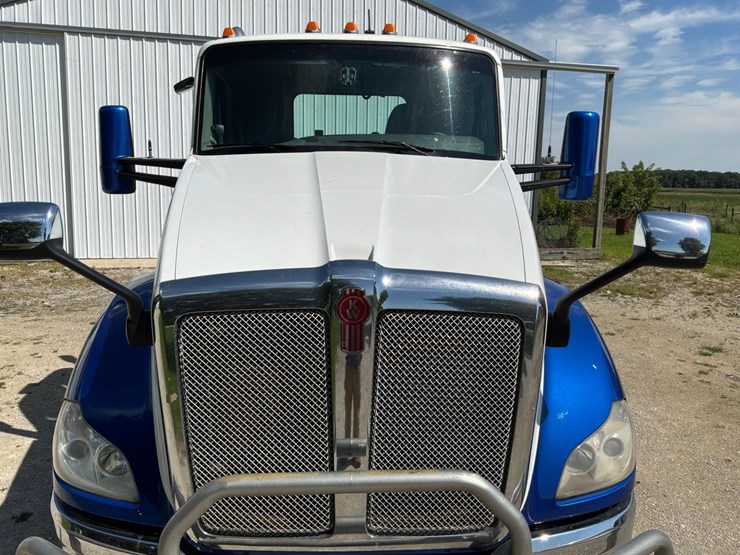 2018-kenworth-t680-image-46