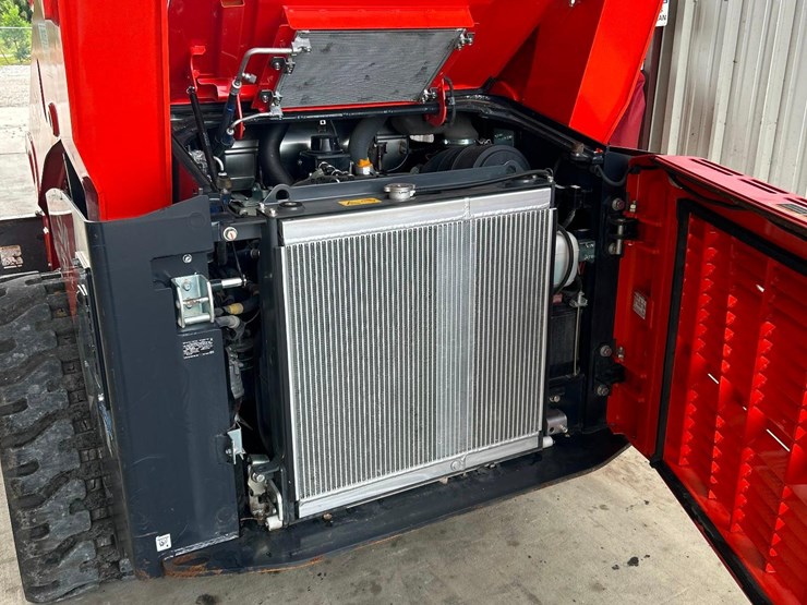 2024-kubota-svl97-2-image-8