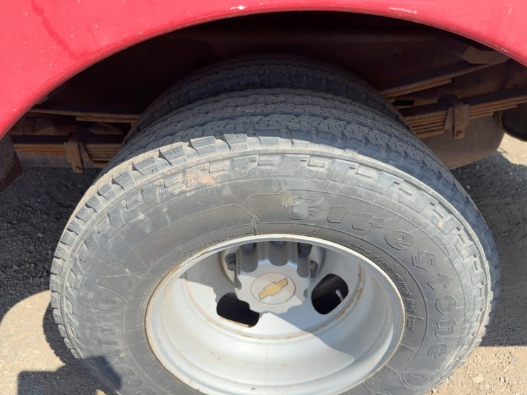 2005-chevrolet-3500-image-10