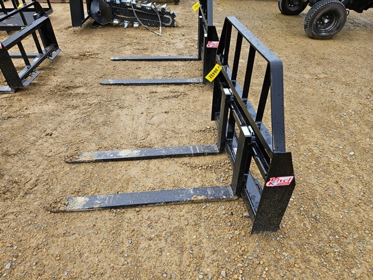 #224-•-kivel-48"-3500-lb-pallet-fork-image-2