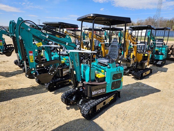 #216-•-2026-agt-mh12rx-mini-excavator-image-1