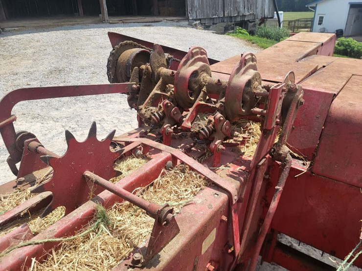 new-holland-268-image-19