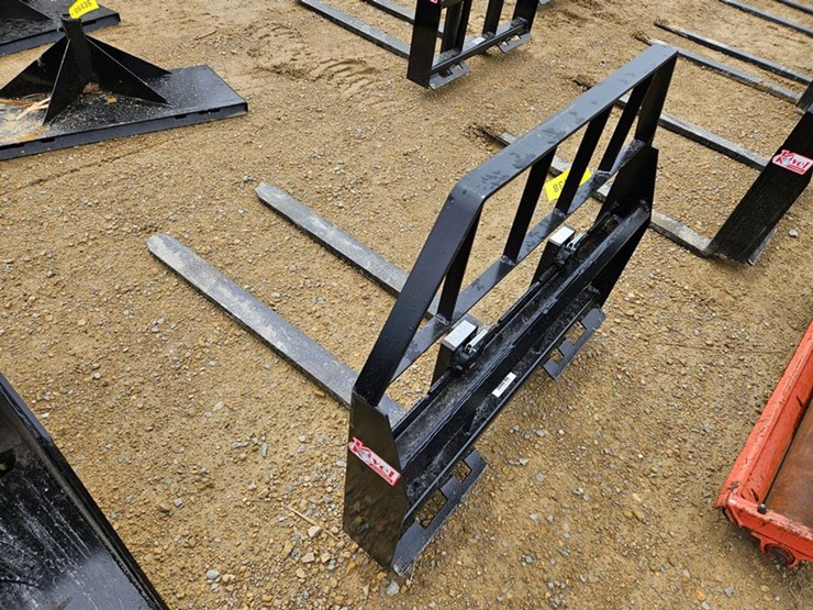 #226-•-kivel-48"-3500-lb-pallet-fork-image-3