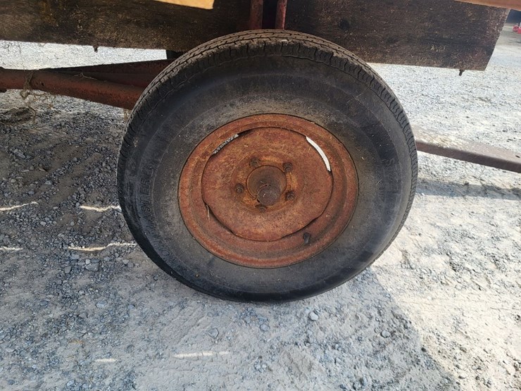 hay-wagon-w/running-gear-image-40