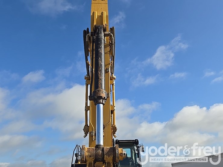 2019-caterpillar-336-image-29