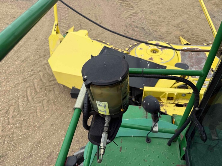 2005-john-deere-7400-image-41
