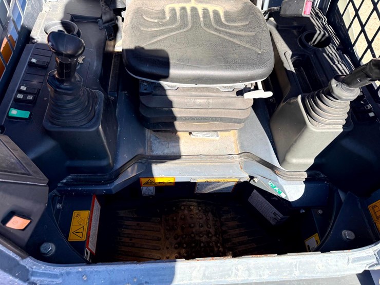 2021-takeuchi-tl10v2-image-16