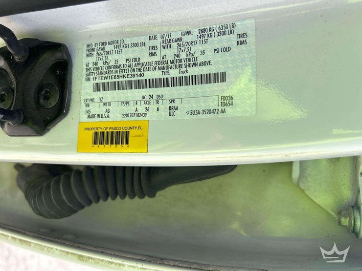 2017-ford-f150-image-13