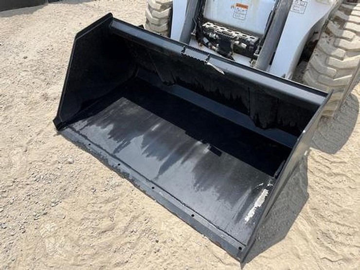 wildcat-68"-skid-steer-snow/litter-bucket-image-1