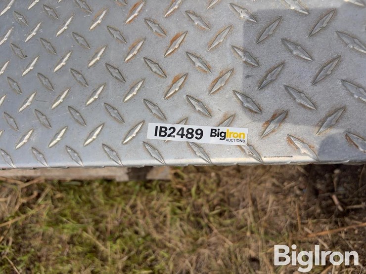 adrian-steel-aluminum-diamond-tread-toolboxes-image-19