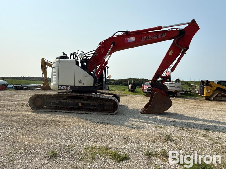 2019-link-belt-245x4lc-excavator-image-4