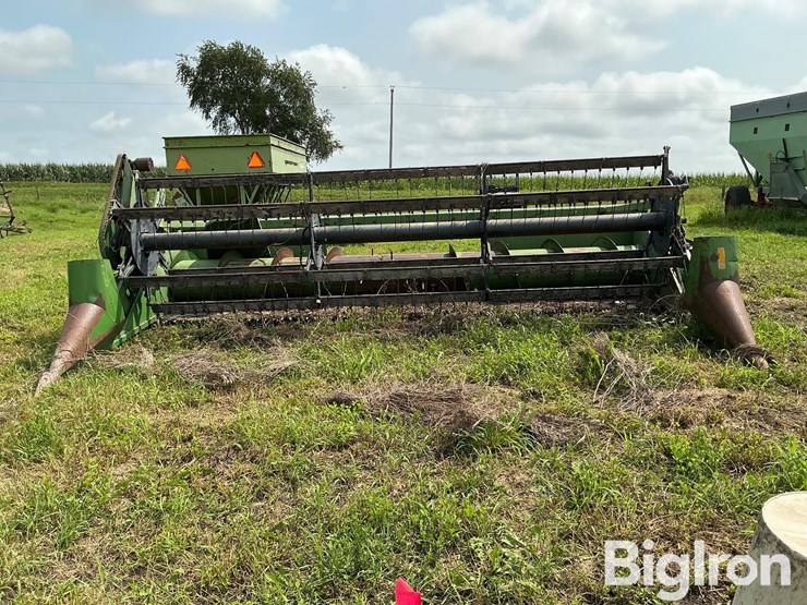 john-deere-216f-image-2