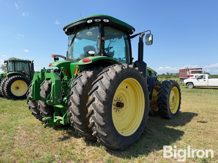 2013-john-deere-8235r-image-5