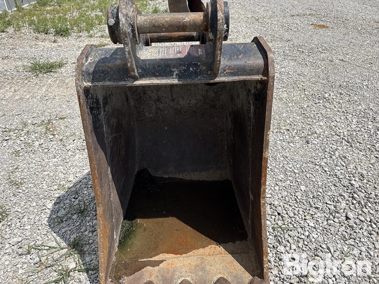 esco-24”-bucket-image-11