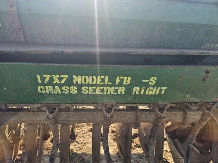 john-deere-grain-drill-image-3