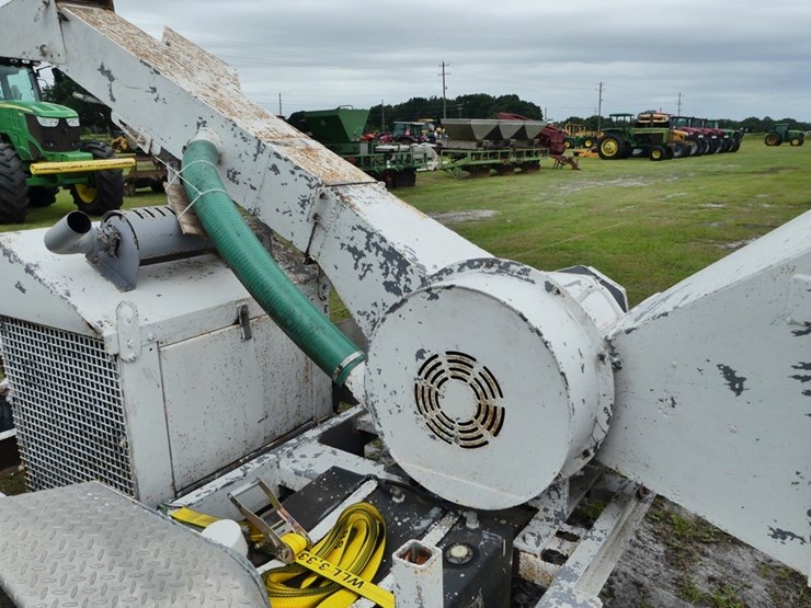 2010-altec-wood-chipper-image-16