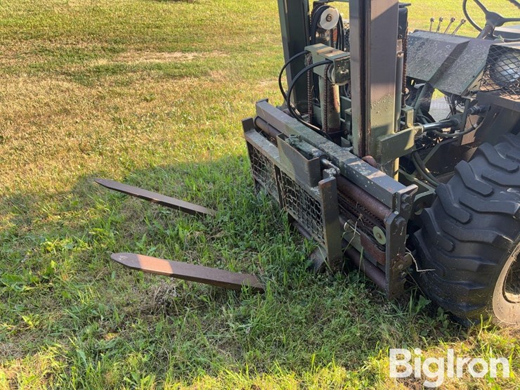 military-rough-terrain-forklift-image-9